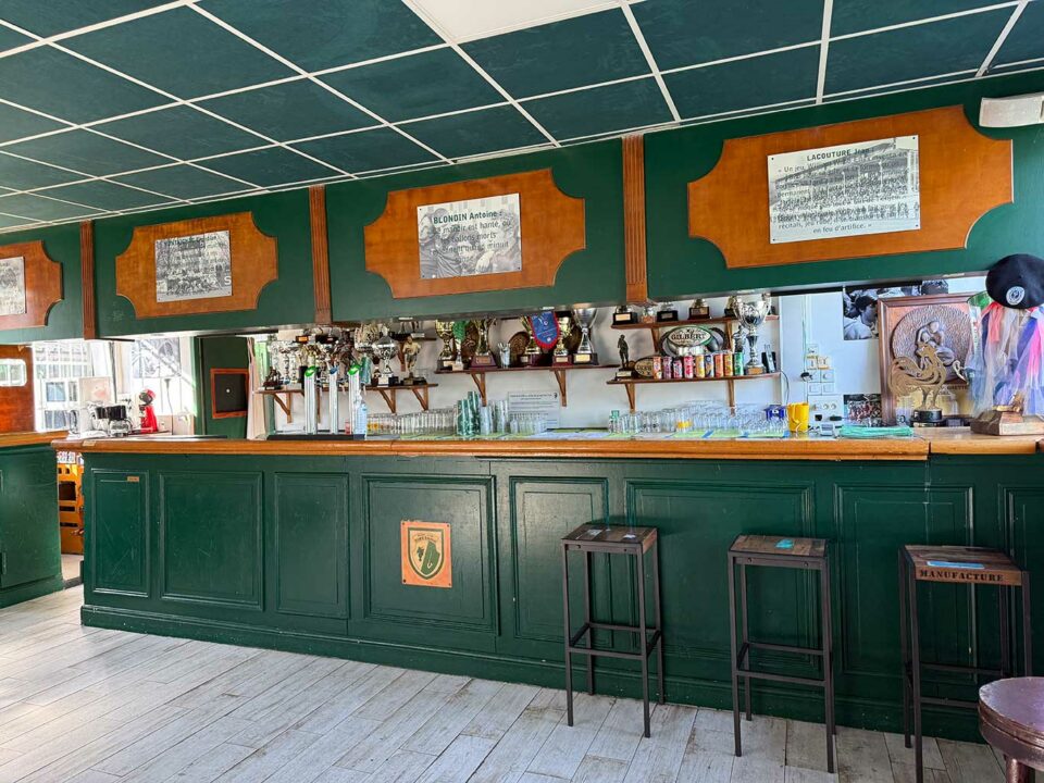 photo du bar du Nahouse, le club-house historique du Rugby Club Suresnes